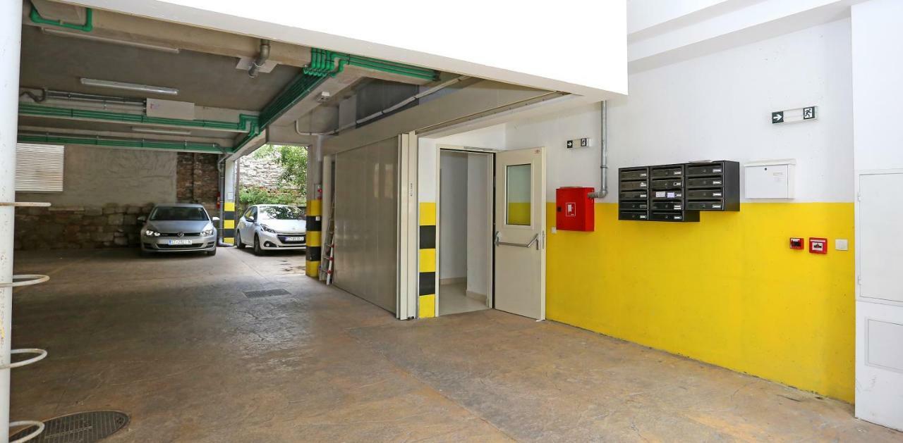 Luxury Apts Leone Split Centre Экстерьер фото